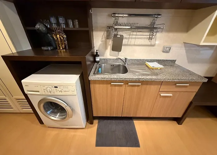 Top Sukhumvit 13 Near Bts Nana Gym, Pool Netflix