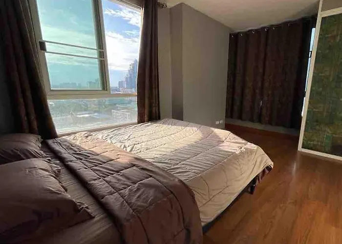 Modern Homely Two Bed Two Bath Condo Perfect View, Pool, & Gym