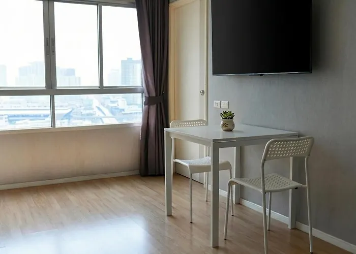 Lumpini 2-Bedroom Condo Near The Mall Bangkapi