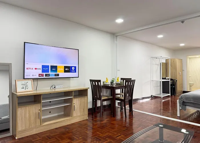 City Center 1Br Sleeps 4 Near Bts & Bars