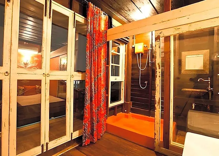 Loy La Long Hotel