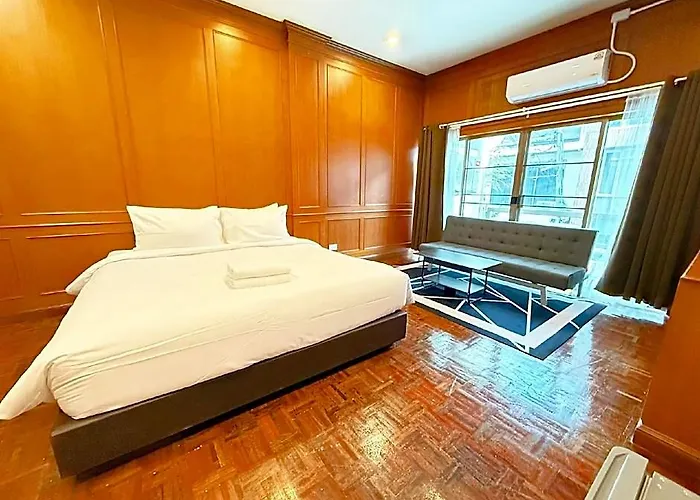 Stay On Sukhumvit 11