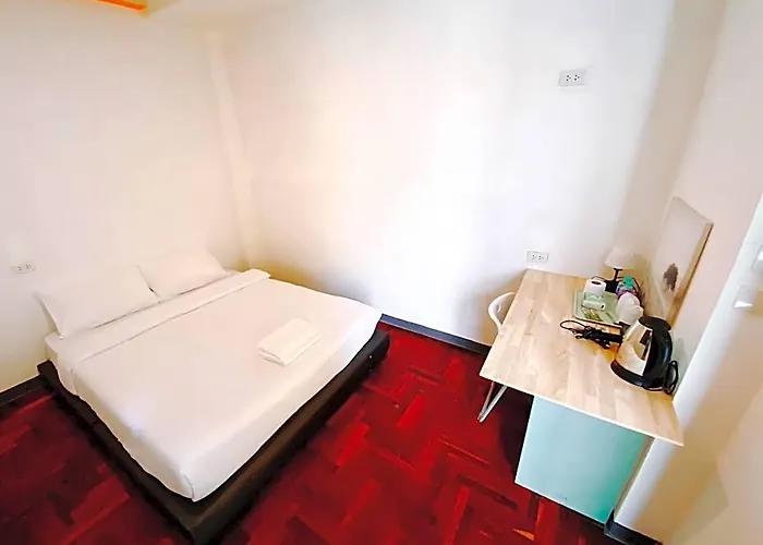Go Inn Silom - Bts Surasak Station