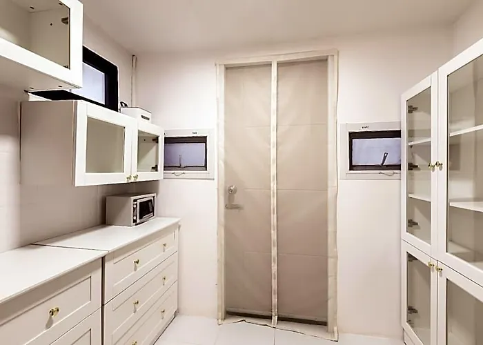 24 Degree Hotel & Hostels