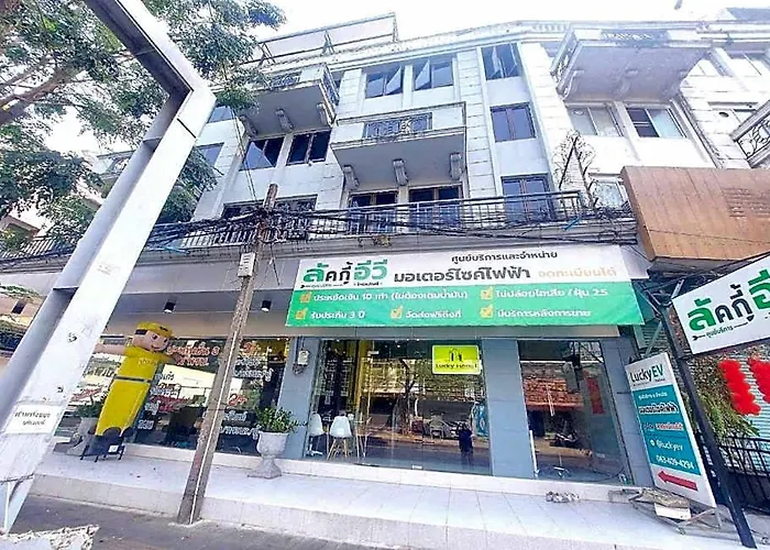 Oyo 75465 Lucky Hostel - Huai Khwang