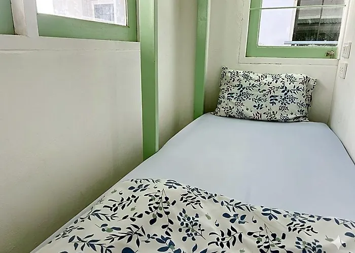 Easy Monday Khaosan Hostel