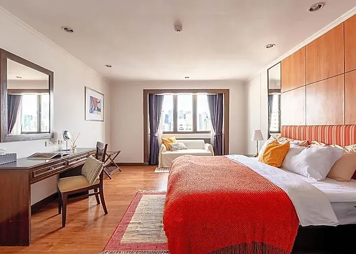 Artichoke Suite Sukhumvit, Nana Bts