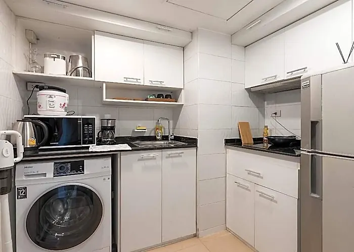 Artichoke Suite Sukhumvit, Nana Bts