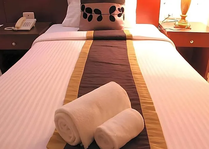 Convenient Grand Plus Hotel Suvarnabhumi