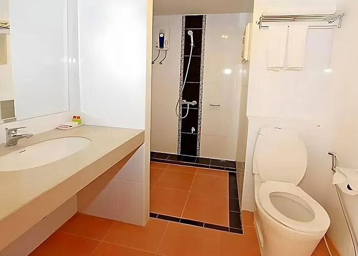 Convenient Grand Plus Hotel Suvarnabhumi