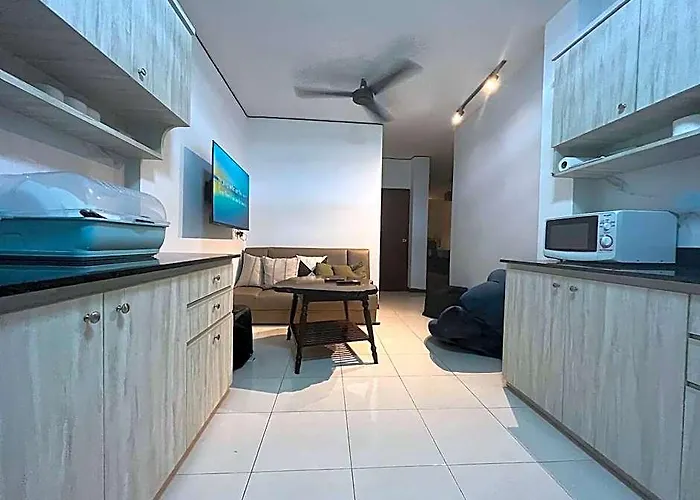 Sukhumvit Soi 12: 3 Bed / 2 Bath For 7 Ppl Group