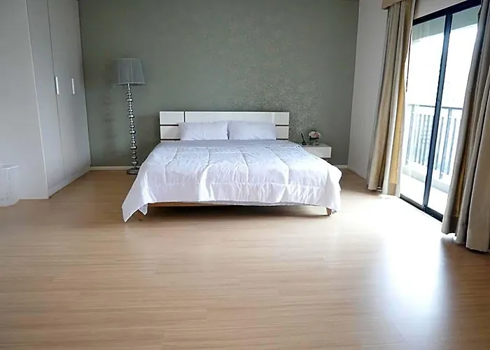 Spacious 3B3B Middle Of City Near Central Embassy