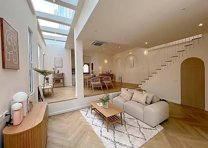 Modern Cozy Home/ Near Mrt/ Near Jj Market