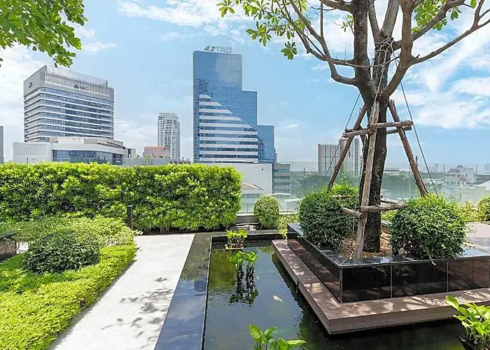 Bts Ekamai 300M Sky Pool / Rooftop Garden With City View