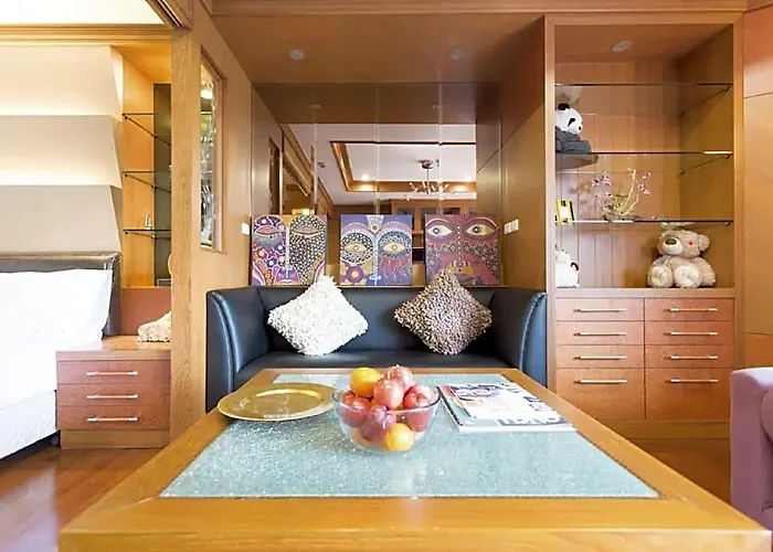 Thong Lo Cozy Haven: Charming 60 Sqm Home