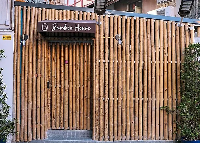 Rare To Find 3 Bedroom China Town, 2 Mins From Mrtrain
