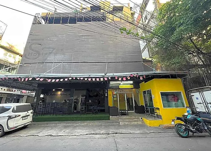 Comfy Crib Hostel Bangkok