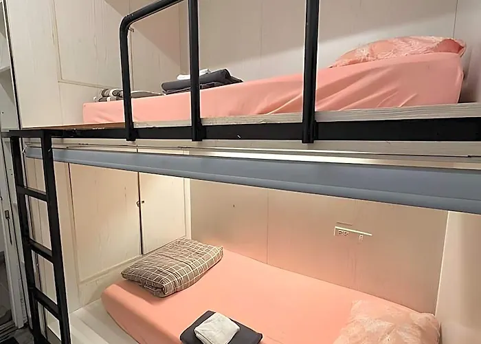 Comfy Crib Hostel Bangkok