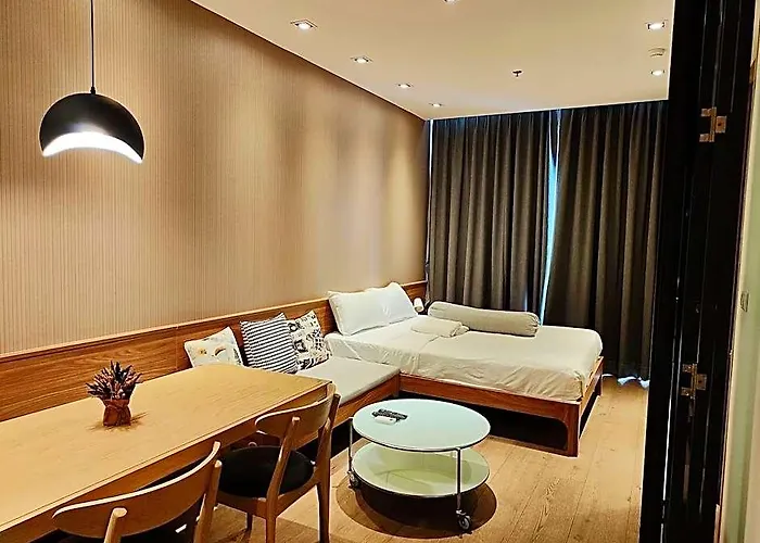 Rooftop Pool Gym Luxury Cozy Studio Free Wifi 612