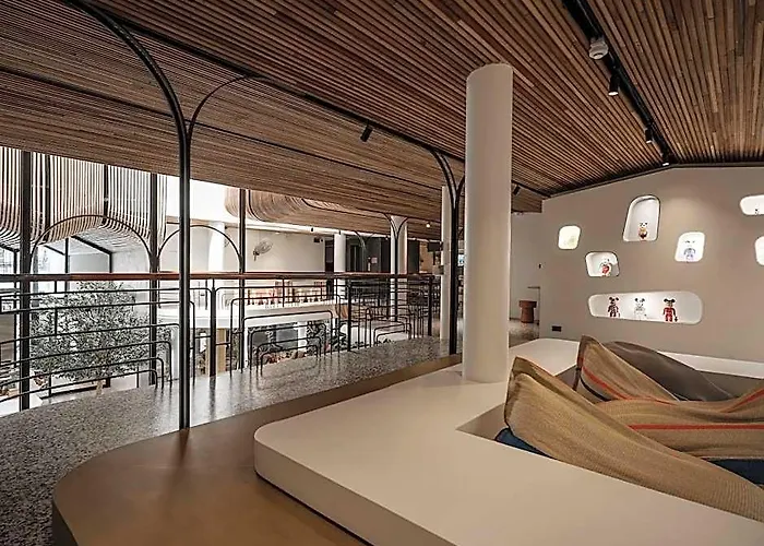 Double B Hostel