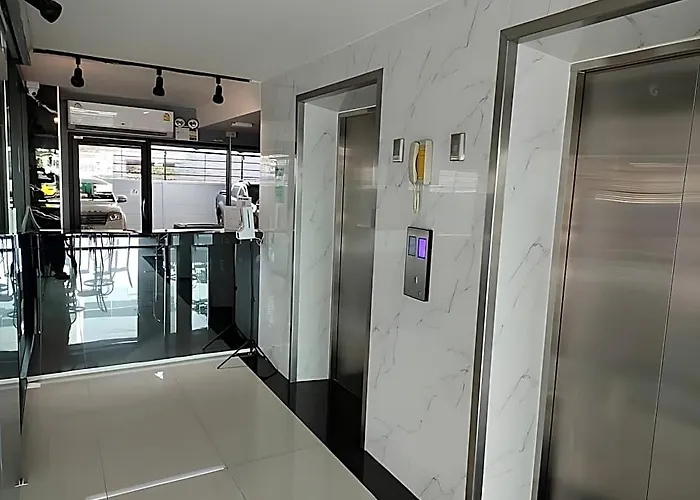 @81 Hotel