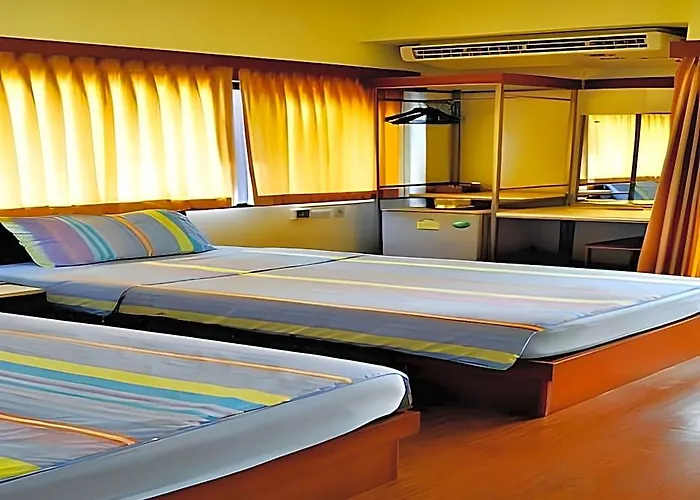 Mad Monkey Hostel Bangkok @ Rambuttri Village Khaosan Area
