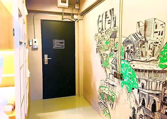 The Neighbor Hoot Hostel & Cafe