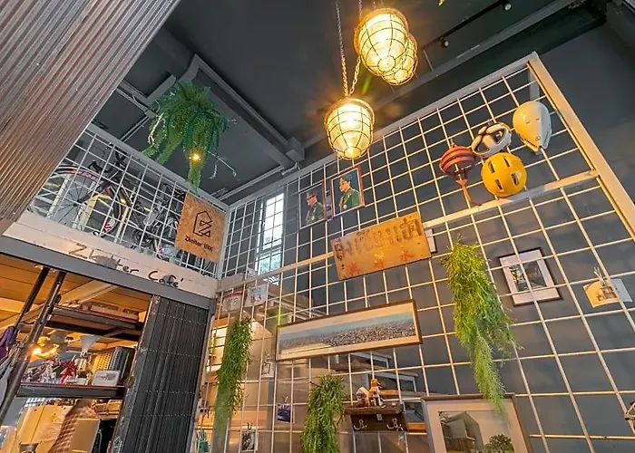 Zhelter Hostel Bangkok By Zuzu
