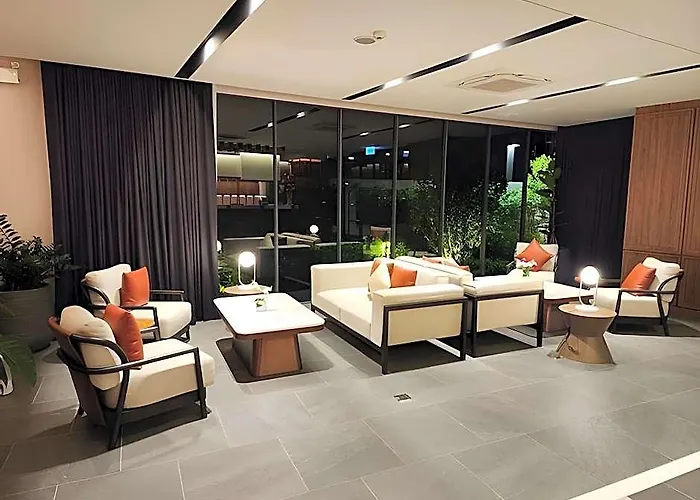 We Hotel Riverfront
