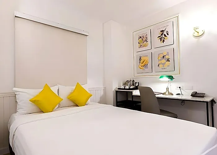 Rose Apple Hotel