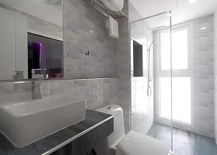Spark Hotel - Mrt Queen Sirikit