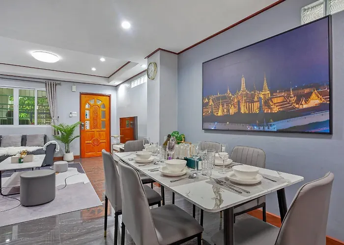 Large Spacious 3Br House At Bts On Nut