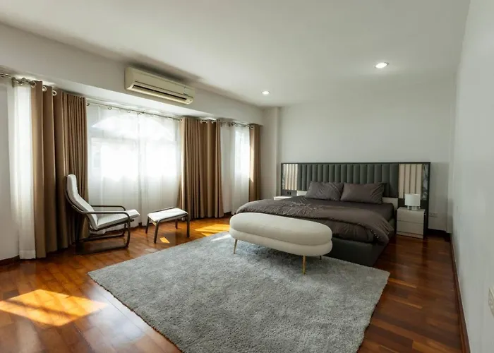 Huge Townhome In Bangkok Cbd I 4Br 6Bath