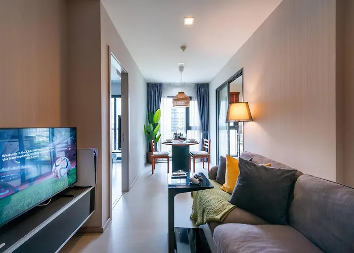 Luxurious 35 Sqm Condo With Stunning Bangkok Views