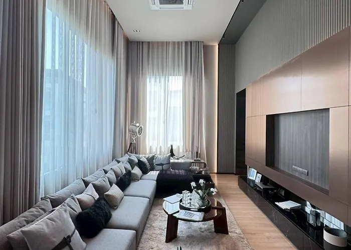 Holiday Home In Krungthep Kreetha Near The City Center