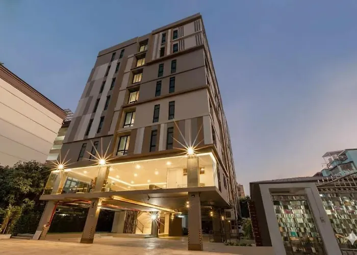 Impress Hotel Huai Khwang