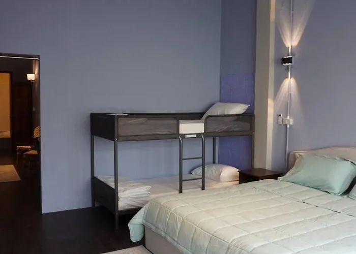 Large Room Near Grand Palace