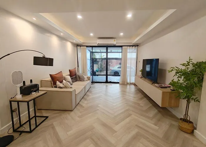 Ekkamai 5Br Town House - Onsen