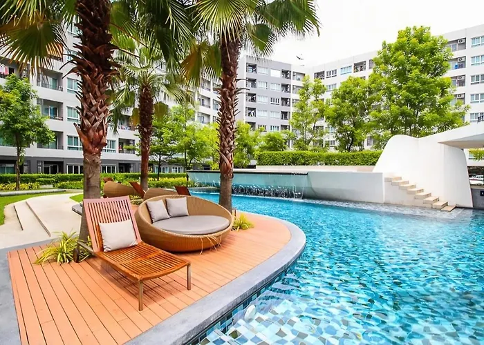 Studio Lounge Pool & Gym Near Bts Punawitti