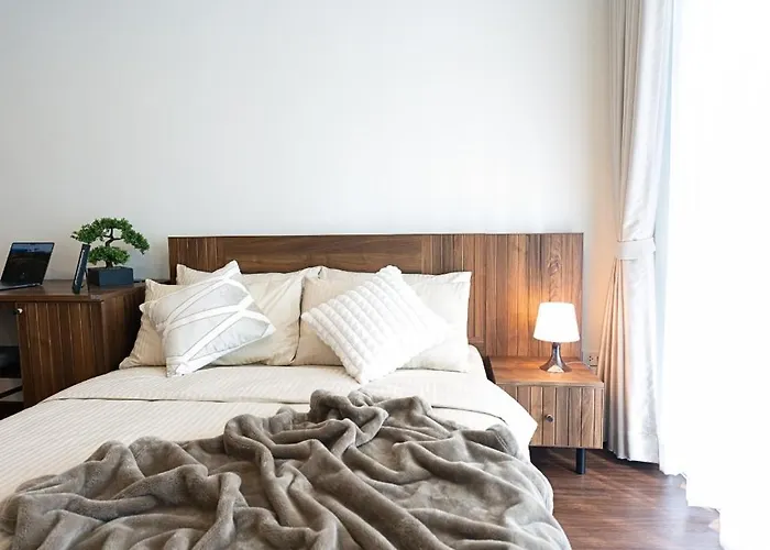 Cozy Local Home With Garden Near True Digital Park
