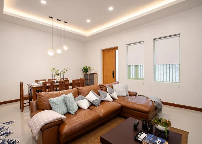 Heritage Family Home Spacious & Central Location