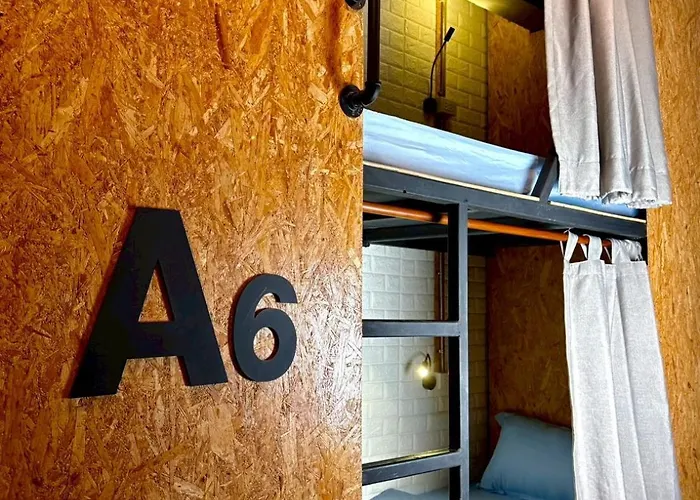 Crew Bangkok Hostel - Near Khao San & Mrt Bang Yi Khan