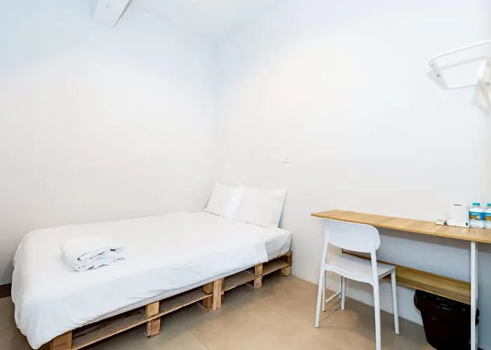 Hims Room Khaosan - Rambudtri
