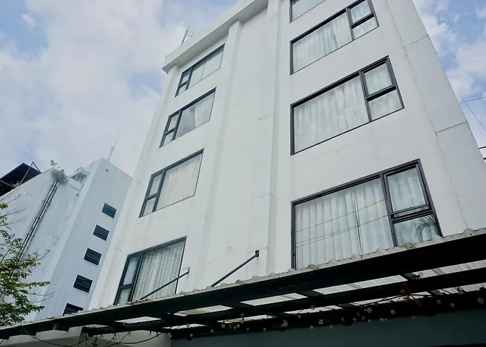 Silom Soi 3 Hash Apartment With Rooftop View