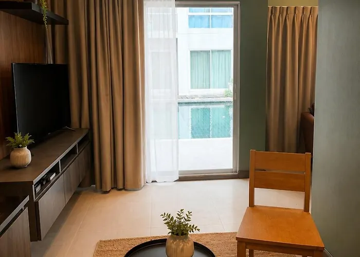 The Poolside Sanctuary Luxury 1Br Condo