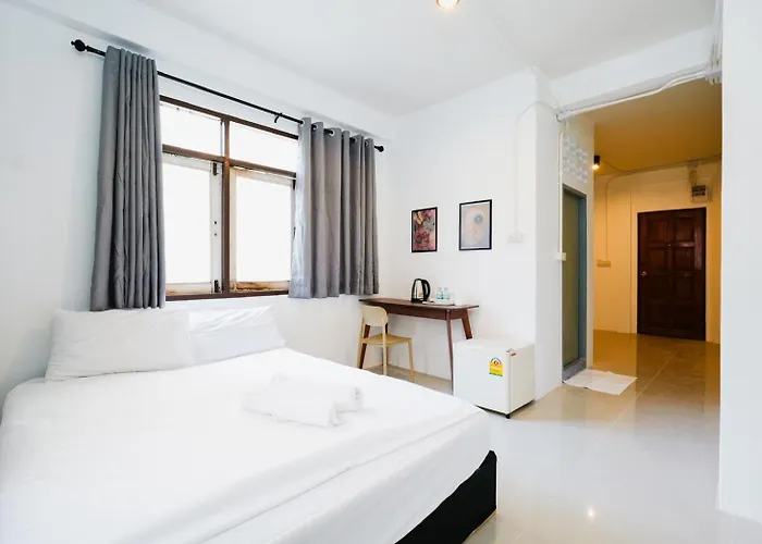 Bob House Bts Ekkamai - บ็อบ เฮ้าท์ สุขุมวิท 42 Bts เอกมัย