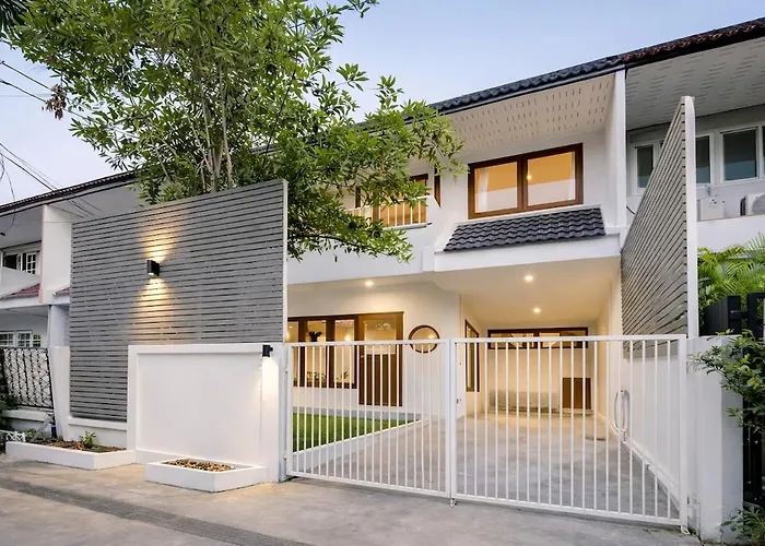 3Bedroom Japanese Townhouse Near Ekkamai Bts