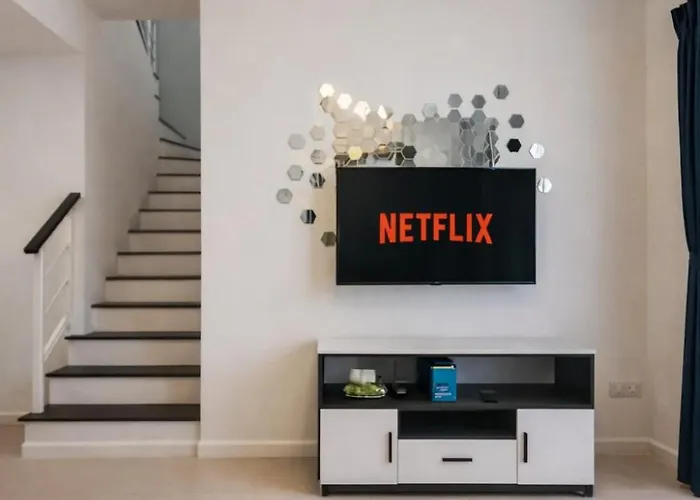 Pruksa House 3Bed Townhome Near Bangkok Airport With Fast Wifi