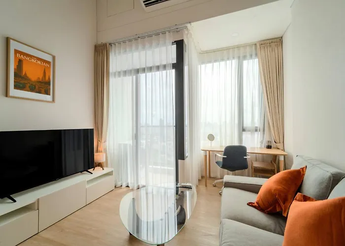 Panoramic Duplex Rama 9 Modern Infinity Pool & Gym