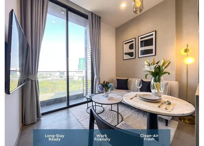 300M To Bts L Workspace L Pool And Sauna